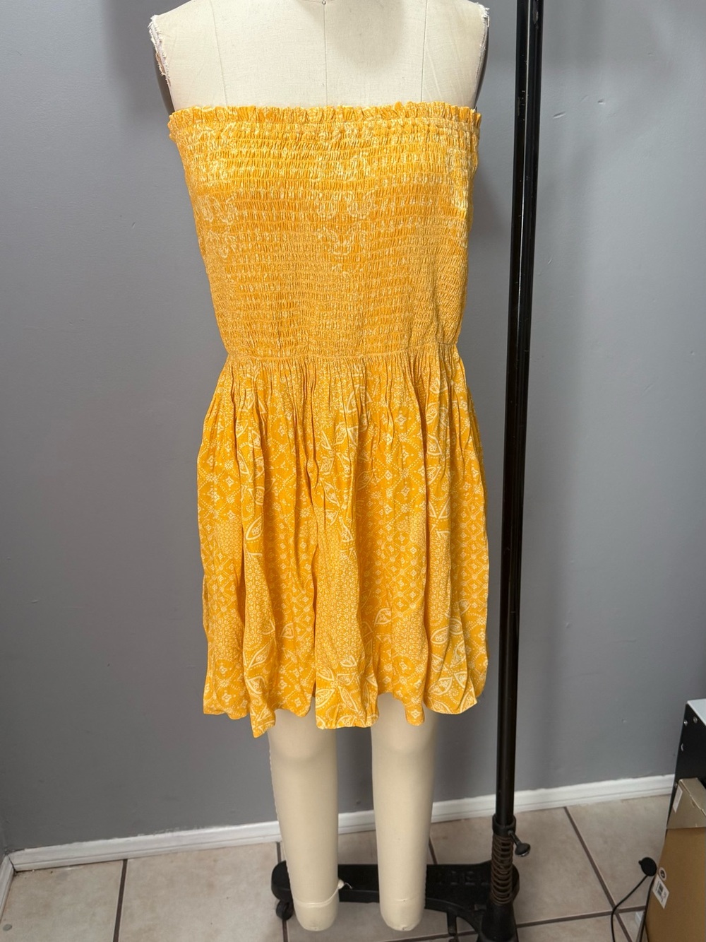 Forever 21 Yellow Strapless Smocked Paisley Sundress - Picture 2 of 6